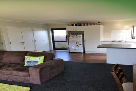 Photo of property in 990a Tremaine Avenue, Roslyn, Palmerston North, 4414