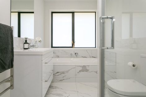 Photo of property in 1 Lemonwood Lane, Kinloch, Taupo, 3377