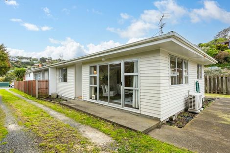 Photo of property in 2/6 Cluny Road, Plimmerton, Porirua, 5026