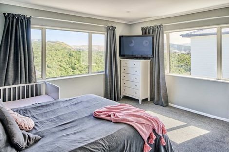 Photo of property in 2b Belize Grove, Grenada Village, Wellington, 6037