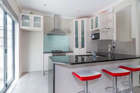 Photo of property in 23 Midhurst Avenue, Henderson, Auckland, 0612