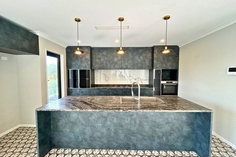 Photo of property in 42 Montgomery Avenue, Belmont, Auckland, 0622