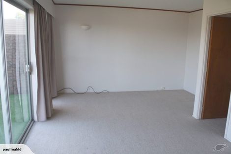 Photo of property in 2/90 East Coast Road, Milford, Auckland, 0620