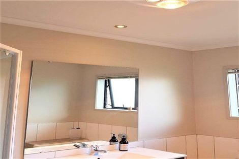 Photo of property in 19 Saltwood Street, Red Beach, 0932