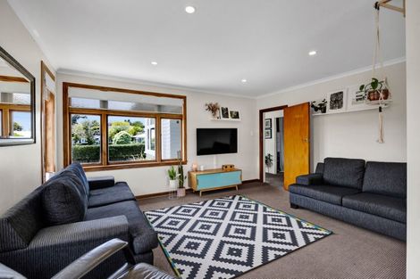 Photo of property in 9 Omata Road, Westown, New Plymouth, 4310