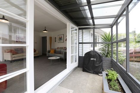 Photo of property in 22 Stuart Place, Blagdon, New Plymouth, 4310