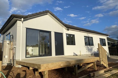 Photo of property in 37 Seaward Place, Wattle Downs, Auckland, 2103