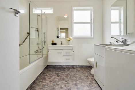 Photo of property in 229 Karori Road, Karori, Wellington, 6012