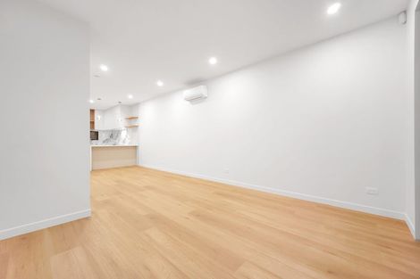 Photo of property in 10 Puihi Crescent, Massey, 0614