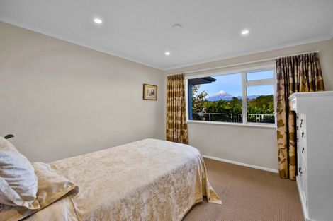 Photo of property in 15 Anderson Way, Highlands Park, New Plymouth, 4312