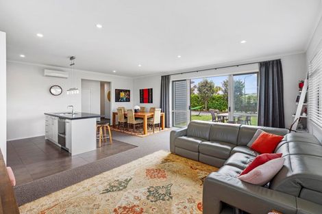 Photo of property in 1 Kapuka Street, Papamoa Beach, Papamoa, 3118