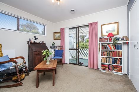 Photo of property in 9 Hamblyn Place, Ranui, Auckland, 0612