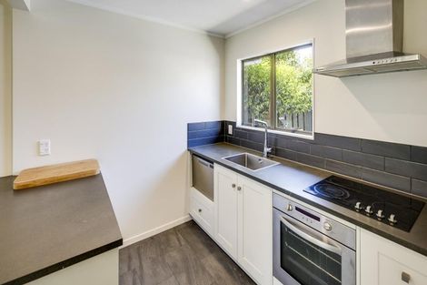 Photo of property in 2/802 Victoria Street, Parkvale, Hastings, 4122
