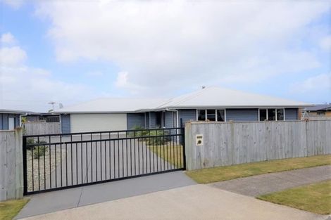 Photo of property in 4 Rawiri Drive, Bell Block, New Plymouth, 4312