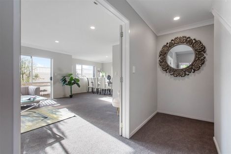 Photo of property in 2 San Marino Drive, Henderson, Auckland, 0612