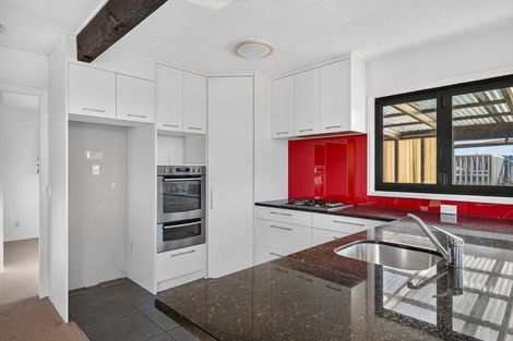 Photo of property in 44 Pinedale Crescent, Riversdale Beach, Masterton, 5872