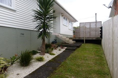 Photo of property in 36 Maui Pomare Street, Blockhouse Bay, Auckland, 0600