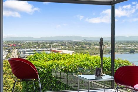 Photo of property in 63 Te Awakura Terrace, Mount Pleasant, Christchurch, 8081