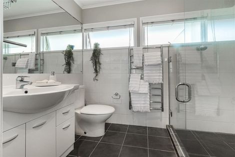 Photo of property in 136 Clovelly Road, Bucklands Beach, Auckland, 2012