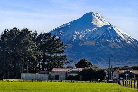 Photo of property in 2124 Eltham Road, Awatuna, Hawera, 4679