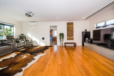 Photo of property in 6a Mchardy Place, Glenfield, Auckland, 0627