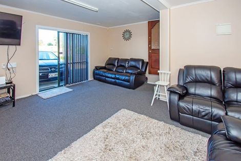 Photo of property in 581 Massey Road, Mangere, Auckland, 2022