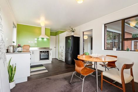 Photo of property in 2/6 Annette Avenue, Te Atatu South, Auckland, 0610