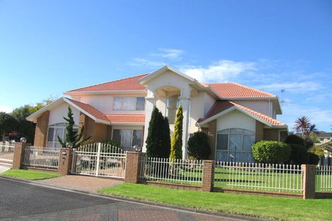 Photo of property in 1 Auden Close, Somerville, Auckland, 2014