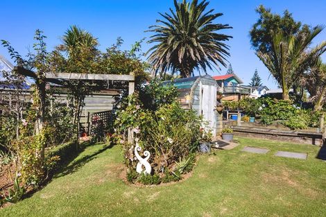 Photo of property in 49 Battiscombe Terrace, Waitara, 4320