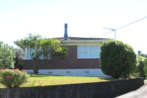Photo of property in 40 Divich Avenue, Te Atatu South, Auckland, 0610