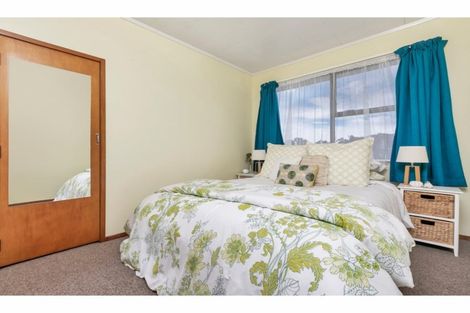 Photo of property in 4 Chamberlain Road, Massey, Auckland, 0614