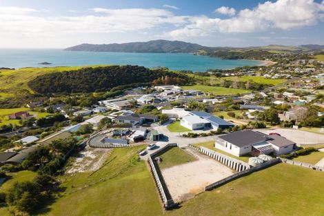 Photo of property in 21 Nancy Wake Place, Cable Bay, 0420