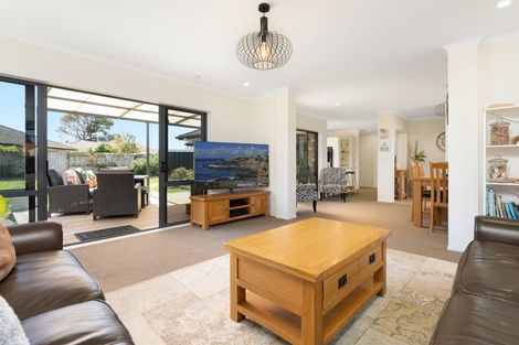 Photo of property in 5 Carlsberg Place, Papamoa Beach, Papamoa, 3118