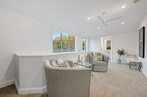 Photo of property in 27 Almond Grove, Greenhithe, Auckland, 0632