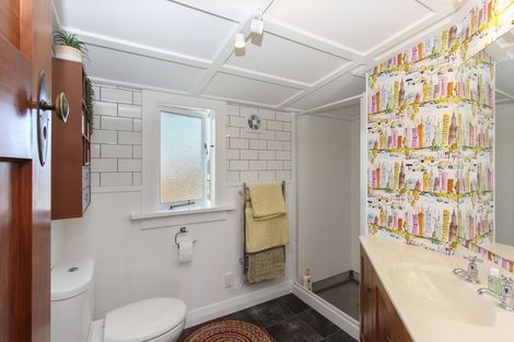 Photo of property in 15 Wallace Place, Westown, New Plymouth, 4310