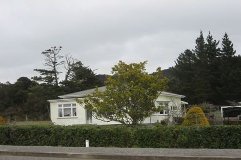 Photo of property in 663 Seven Mile Road, Runanga, 7803