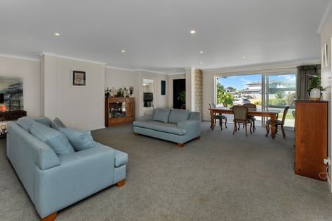 Photo of property in 4 Lanyard Place, One Tree Point, 0118