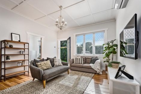 Photo of property in 2 Kent Street, Gate Pa, Tauranga, 3112