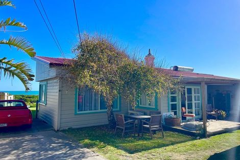 Photo of property in 81 Karaka Street, Castlecliff, Whanganui, 4501