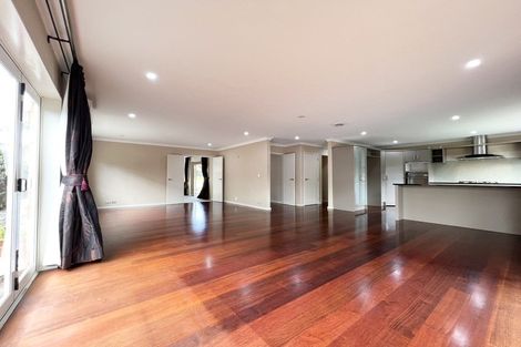 Photo of property in 5 Wye Oak Drive, Schnapper Rock, Auckland, 0632