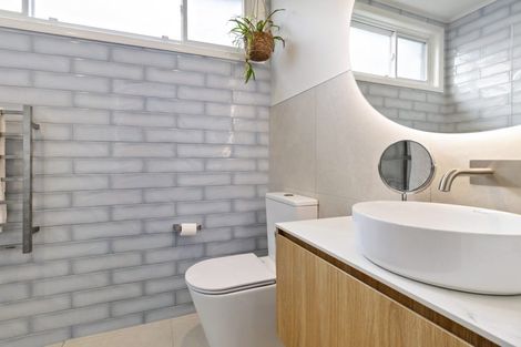 Photo of property in 59 Endeavour Street, Lyall Bay, Wellington, 6022