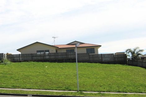 Photo of property in 8 Village Park Drive, Welcome Bay, Tauranga, 3112