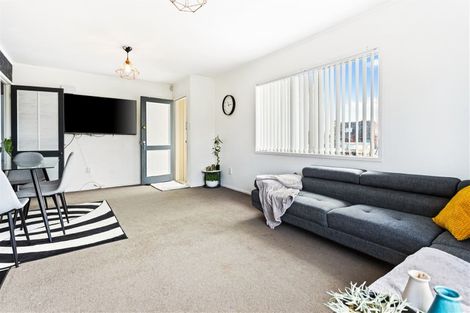Photo of property in 1/323 Triangle Road, Massey, Auckland, 0614