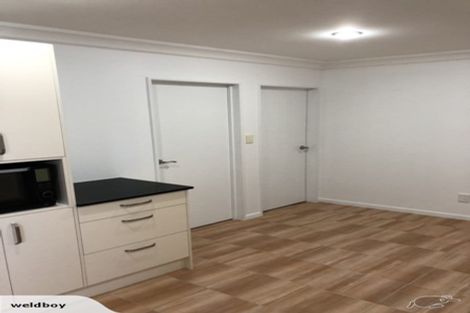 Photo of property in 43 Medallion Drive, Oteha, Auckland, 0632