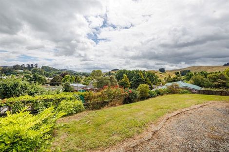 Photo of property in 7 Feltham Street, Hunterville, 4730