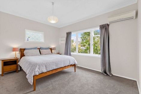 Photo of property in 30 Clare Street, Cambridge, 3434