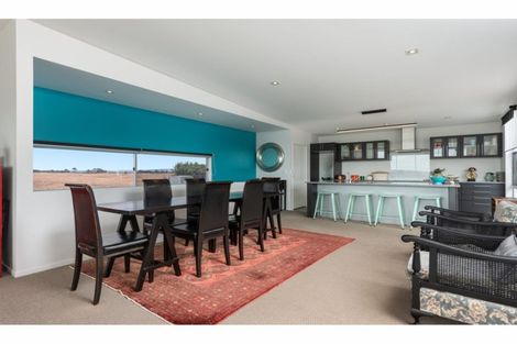 Photo of property in 1340 Papamoa Beach Road, Papamoa Beach, Papamoa, 3118