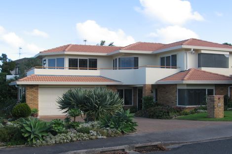 Photo of property in 2 Bluefin Way, West Harbour, Auckland, 0618