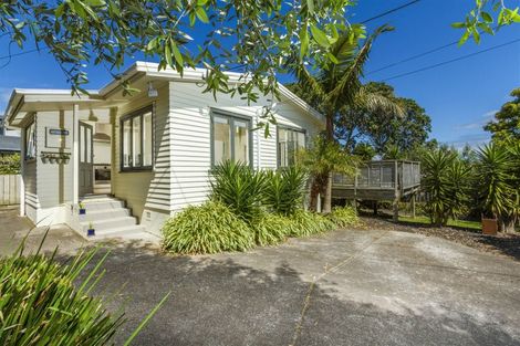 Photo of property in 1/16a Bardia Street, Belmont, Auckland, 0622