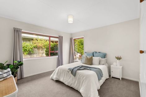 Photo of property in 37 Burnside Crescent, Burnside, Christchurch, 8053